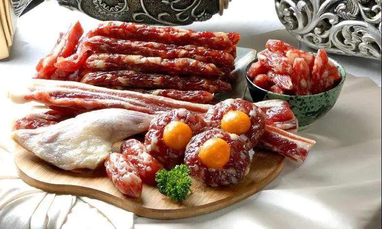 產(chǎn)業(yè)強(qiáng)鎮(zhèn) | 黃圃鎮(zhèn)組隊赴省內(nèi)外知名臘味企業(yè)學(xué)習(xí)交流，榮業(yè)隨團(tuán)“取真經(jīng)”